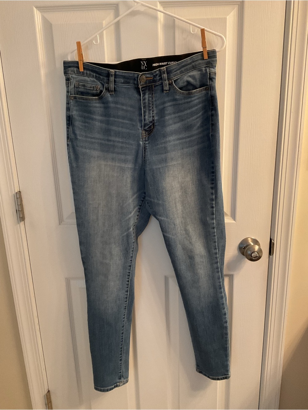 High-Rise Women’s Curvy Skinny Jeans
